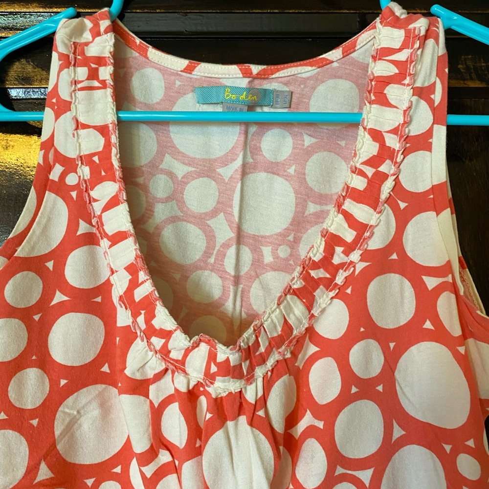 Cute sleeveless top